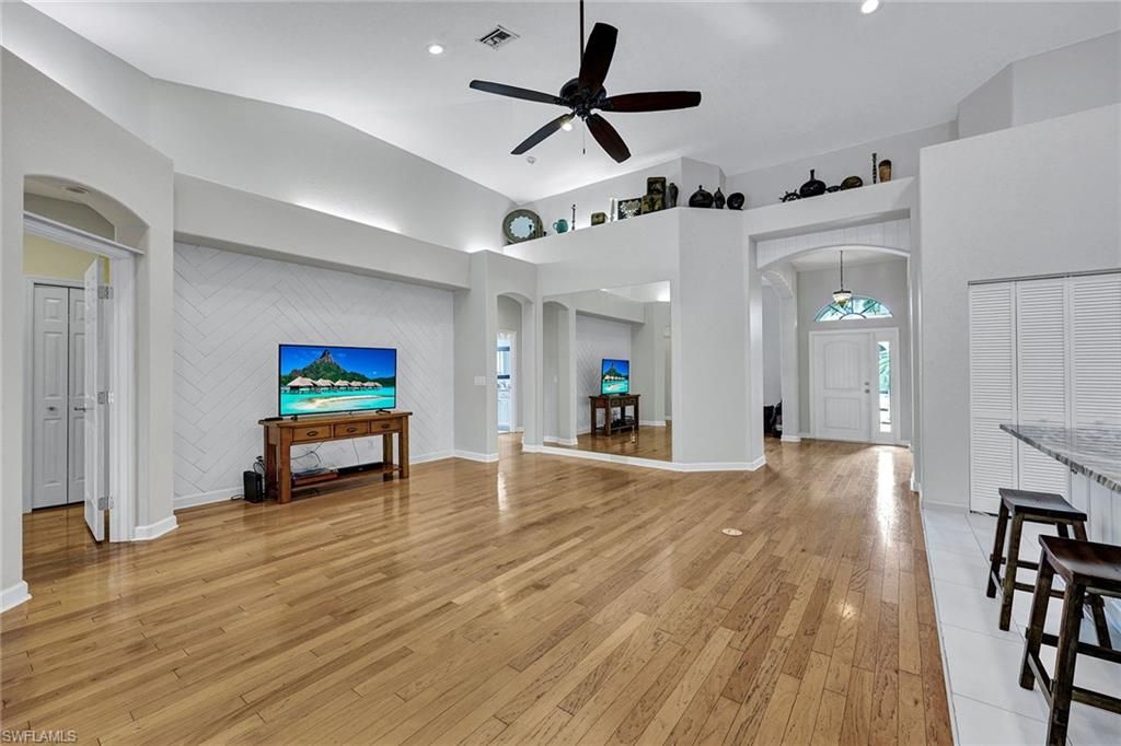 Interior, Pendant Lights, Recessed Lighting, Wood Texture Flooring