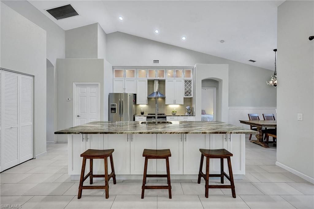 Chandelier, Dining room, Interior, Kitchen, Pendant Lights, Recessed Lighting, Stainless Steel Appliances
