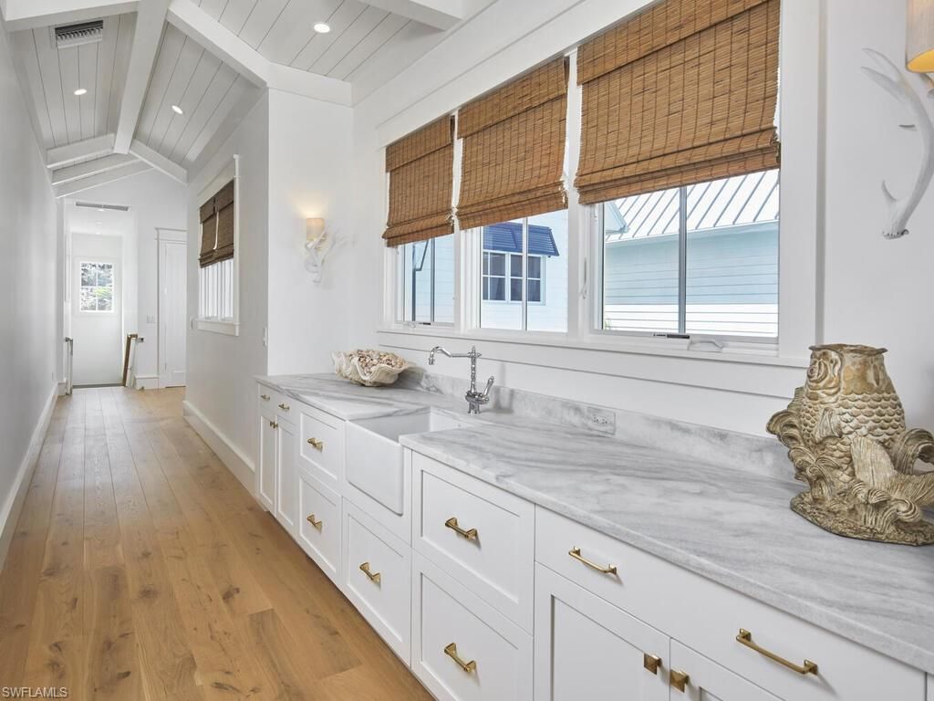 Bathroom, Interior, Recessed Lighting, Wood Texture Flooring