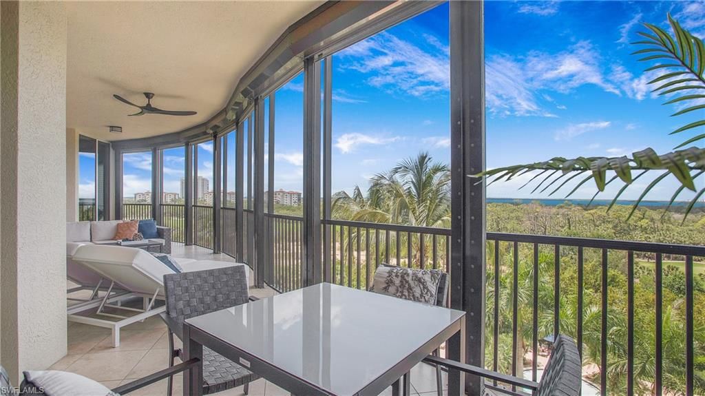 Interior, Sun Room, Water
