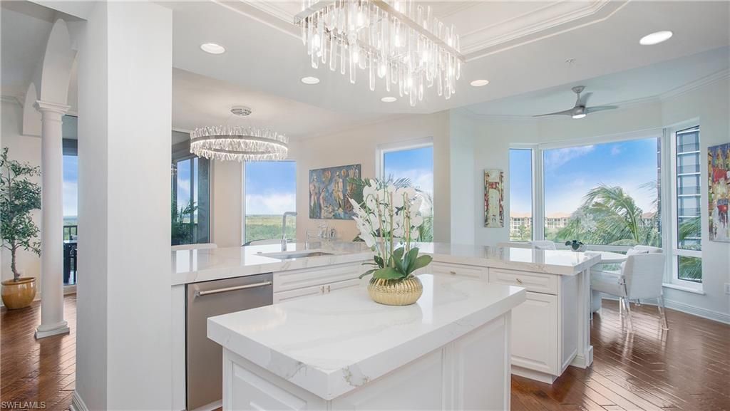 Chandelier, Dining room, Interior, Kitchen, Recessed Lighting, Wood Texture Flooring