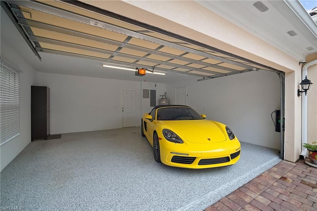 Garage, Interior