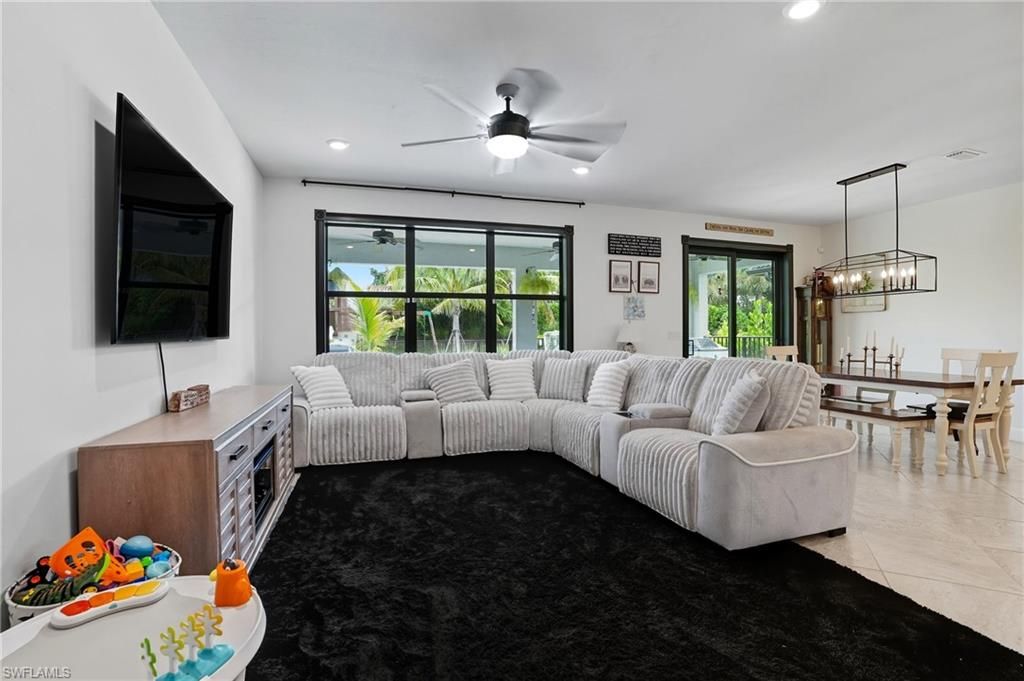 Dining room, Interior, Living room, Pendant Lights, Recessed Lighting