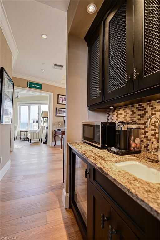 Interior, Recessed Lighting, Water, Wood Texture Flooring