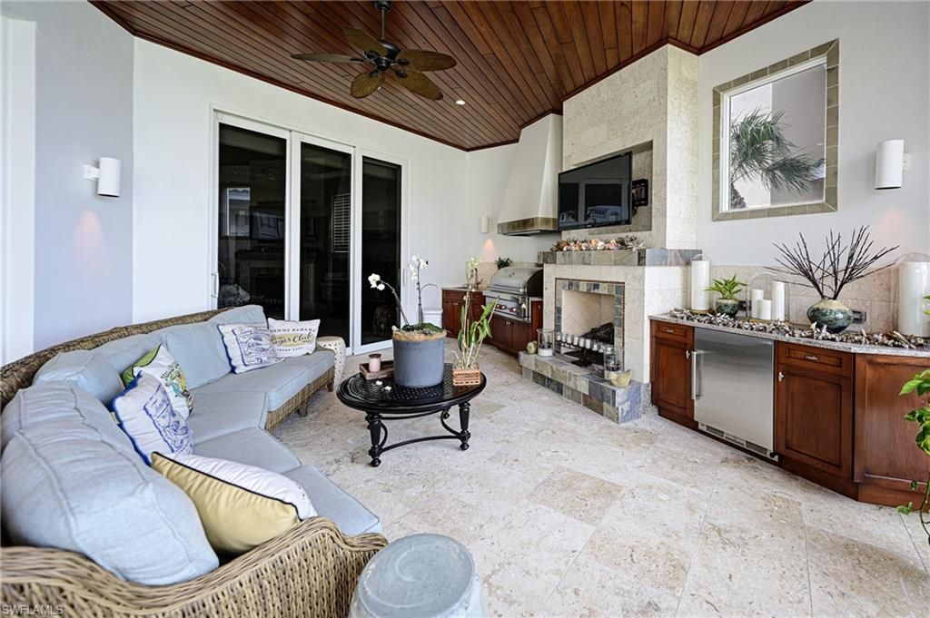 Fireplace, Interior, Living room, Recessed Lighting