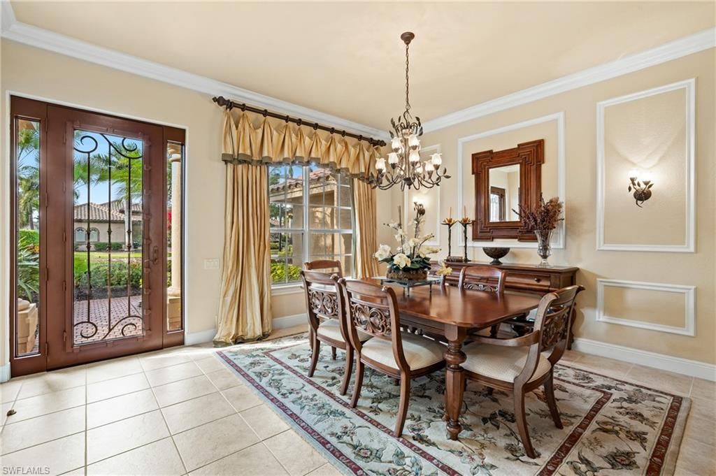 Chandelier, Dining room, Interior