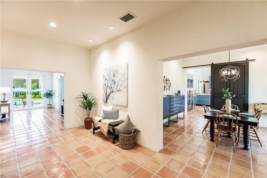 Dining room, Interior, Recessed Lighting
