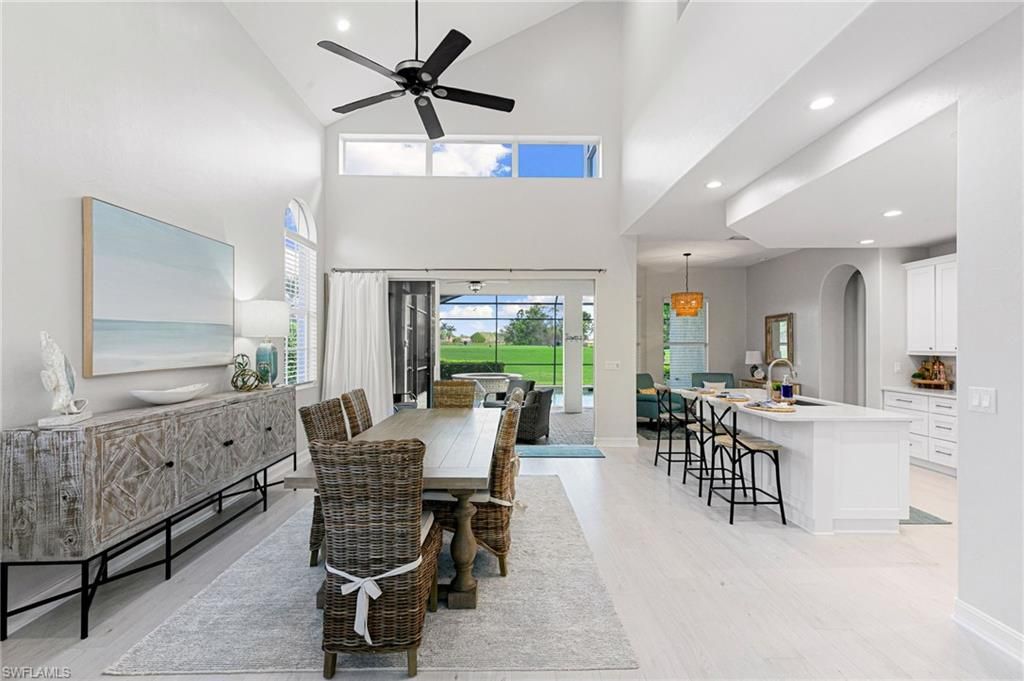 Dining room, Interior, Kitchen, Pendant Lights, Recessed Lighting, Wood Texture Flooring