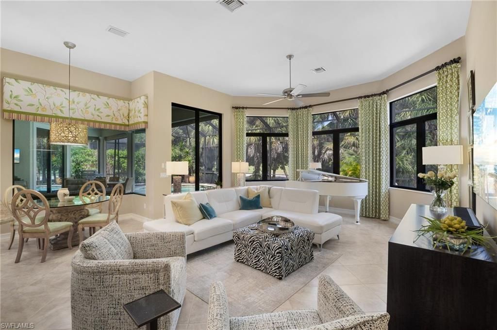 Dining room, Interior, Living room, Pendant Lights