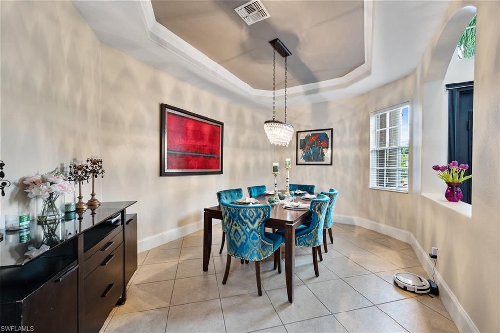 Chandelier, Dining room, Interior, Pendant Lights