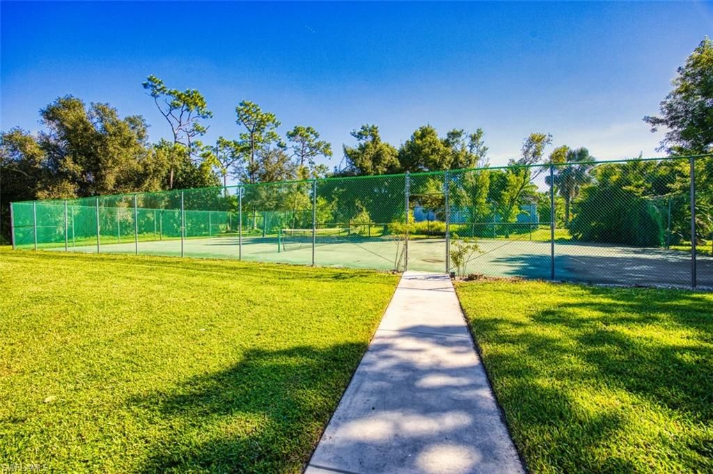 Exterior, Tennis Courts