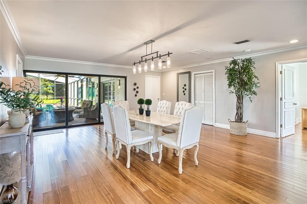 Dining room, Interior, Pendant Lights, Recessed Lighting, Wood Texture Flooring