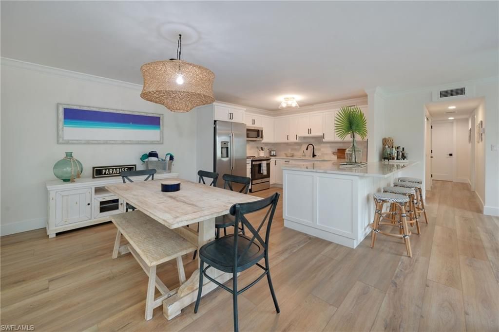 Dining room, Interior, Kitchen, Stainless Steel Appliances, Wood Texture Flooring