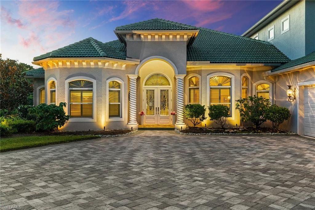 Exterior, Facade, Mediterranean