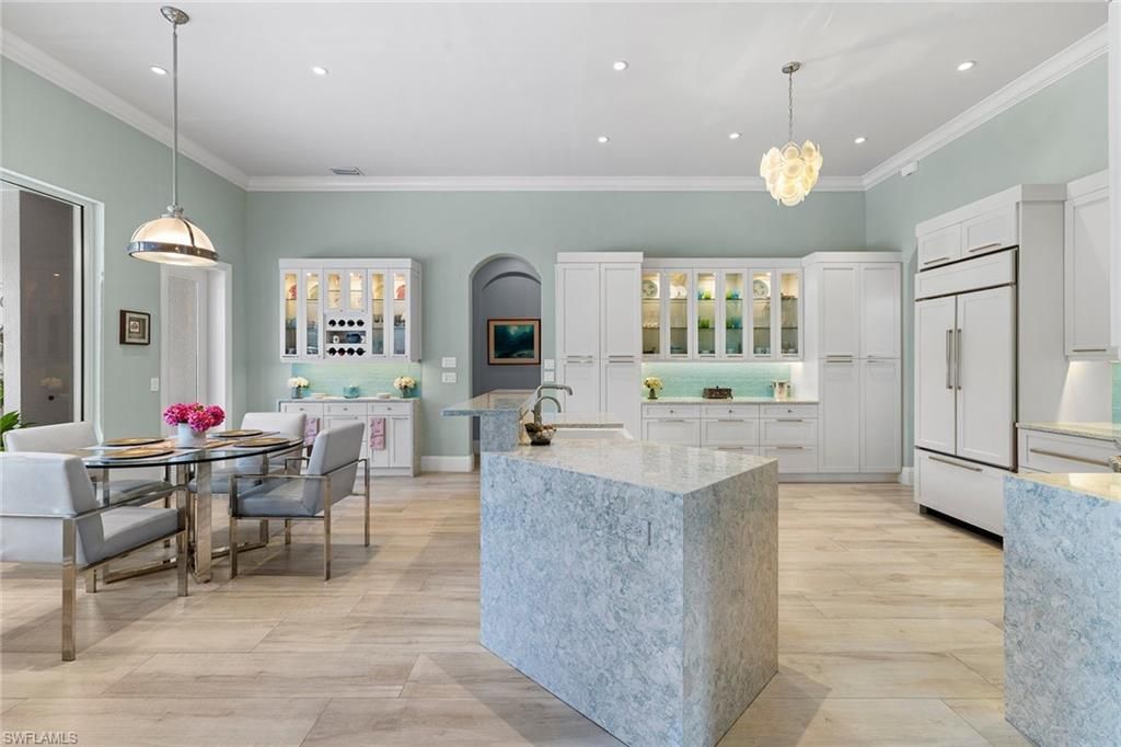 Dining room, Interior, Kitchen, Pendant Lights, Recessed Lighting, Wood Texture Flooring
