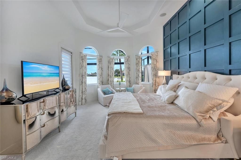 Bedroom, Interior, Water