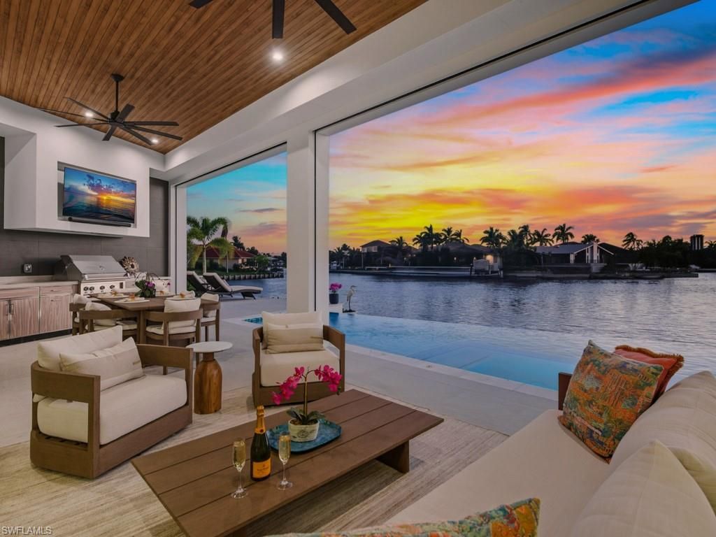 Interior, Living room, Pool, Recessed Lighting, Water