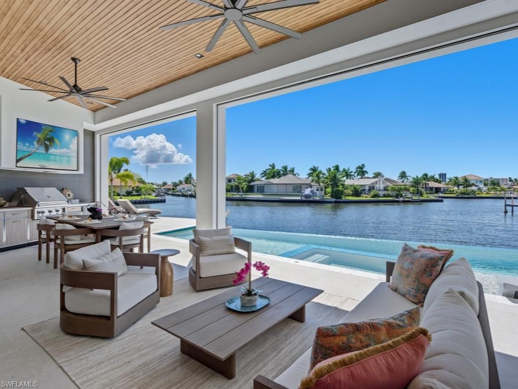 Exterior, Outdoor Kitchen, Pool, Water