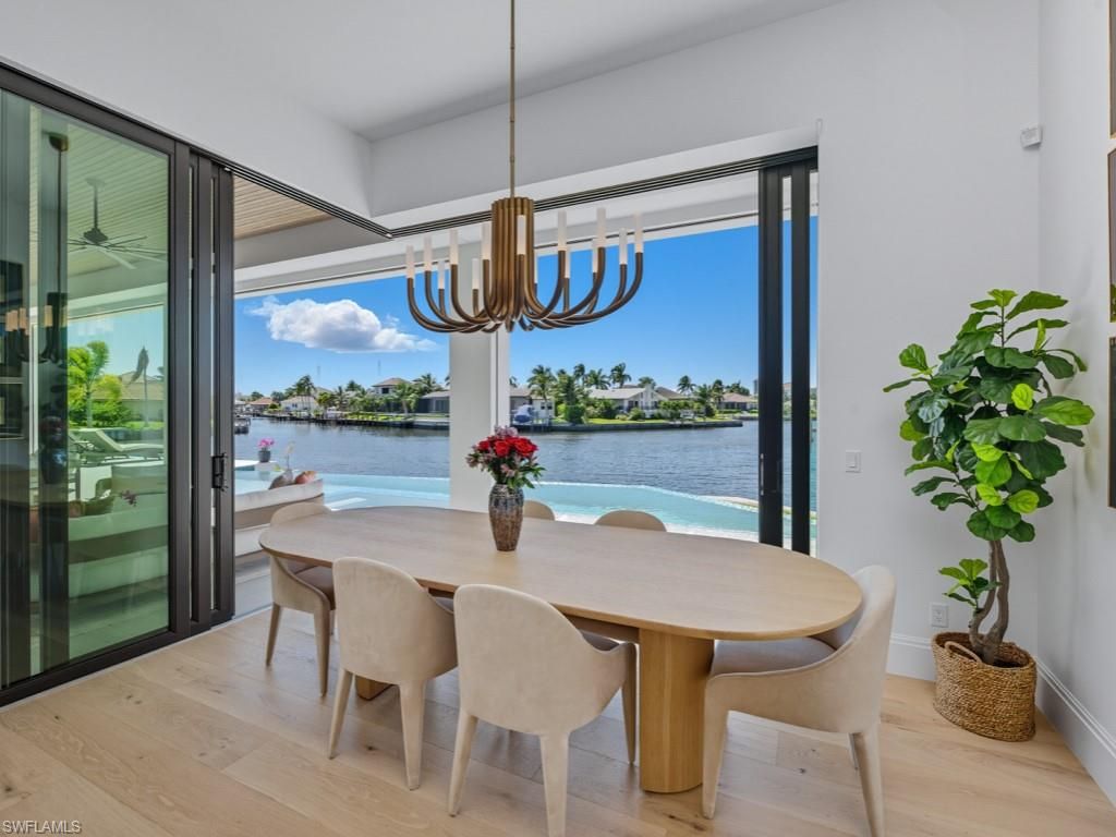 Chandelier, Dining room, Interior, Pendant Lights, Water, Wood Texture Flooring