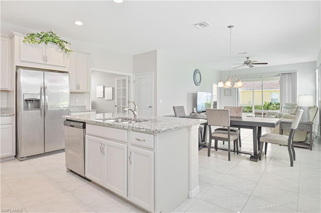 Dining room, Interior, Kitchen, Pendant Lights, Recessed Lighting, Stainless Steel Appliances