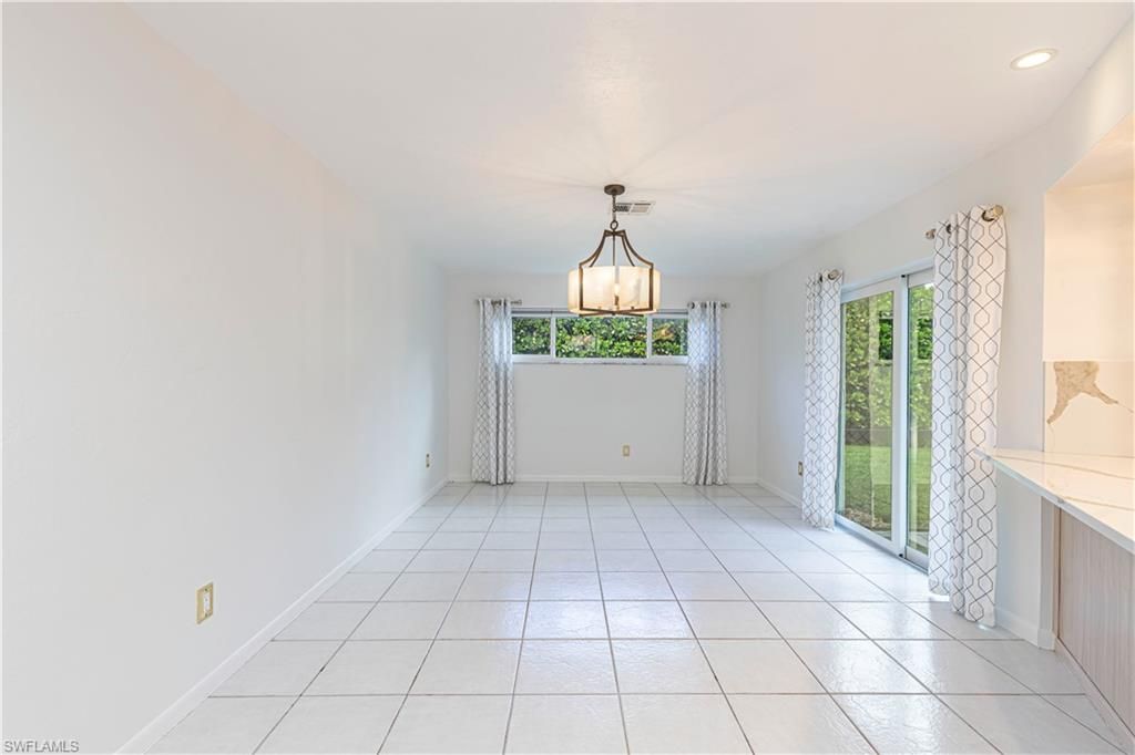 Empty room, Interior, Pendant Lights, Recessed Lighting
