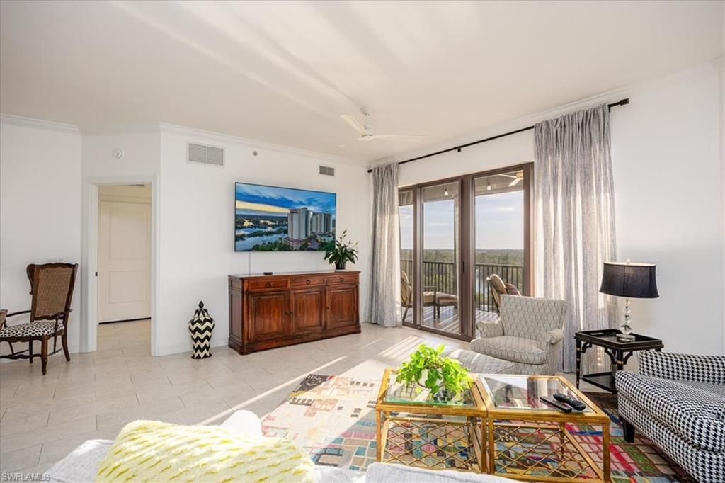Interior, Living room, Water
