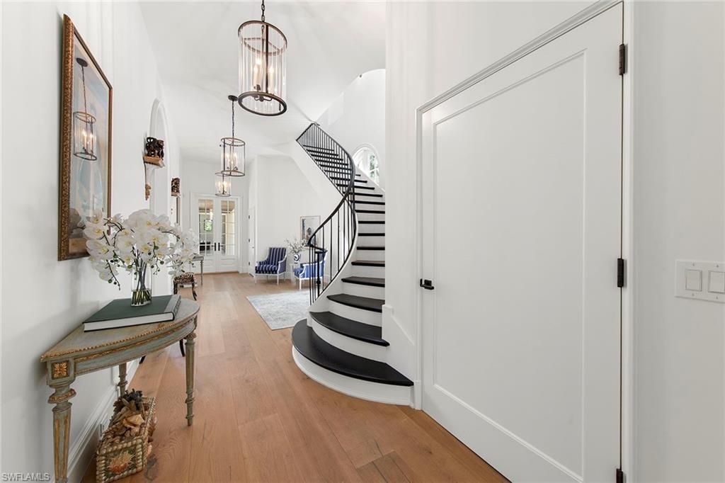 Interior, Pendant Lights, Wood Texture Flooring