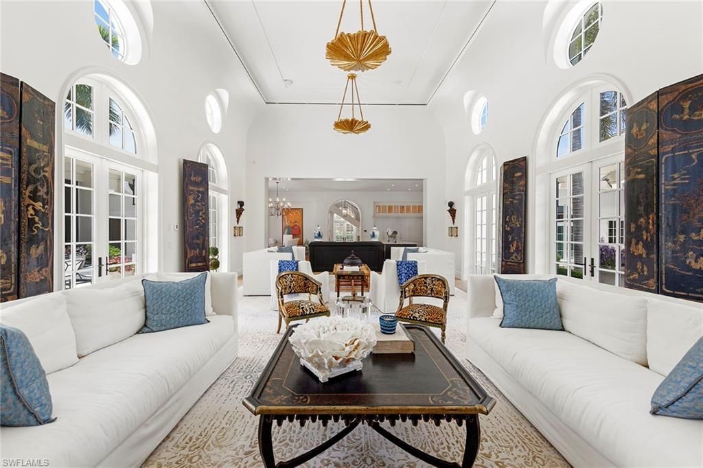 Dining room, Interior, Living room, Pendant Lights