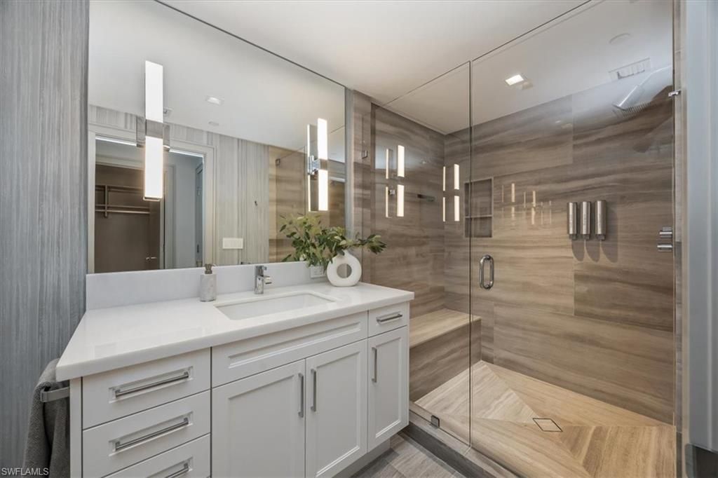 Bathroom, Glass Shower, Interior, Pendant Lights, Recessed Lighting