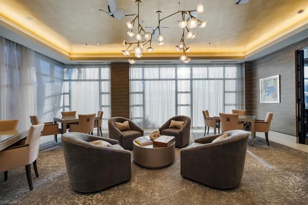 Dining room, Interior, Living room, Pendant Lights, Recessed Lighting