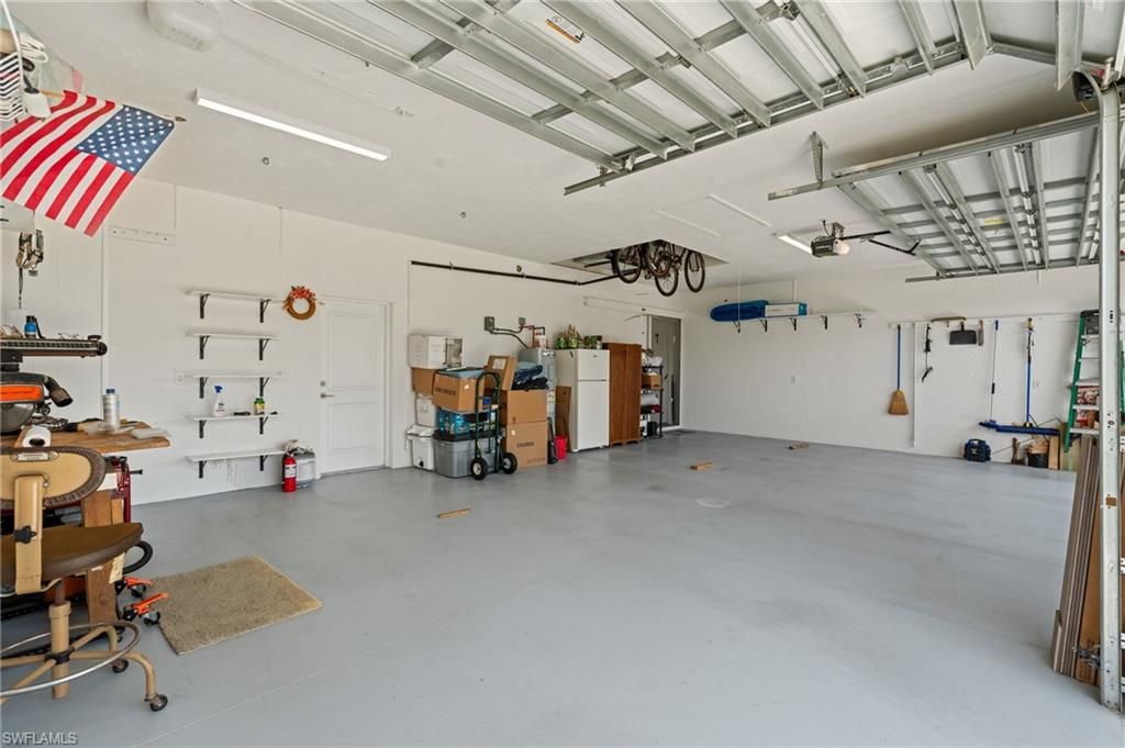 Garage, Interior