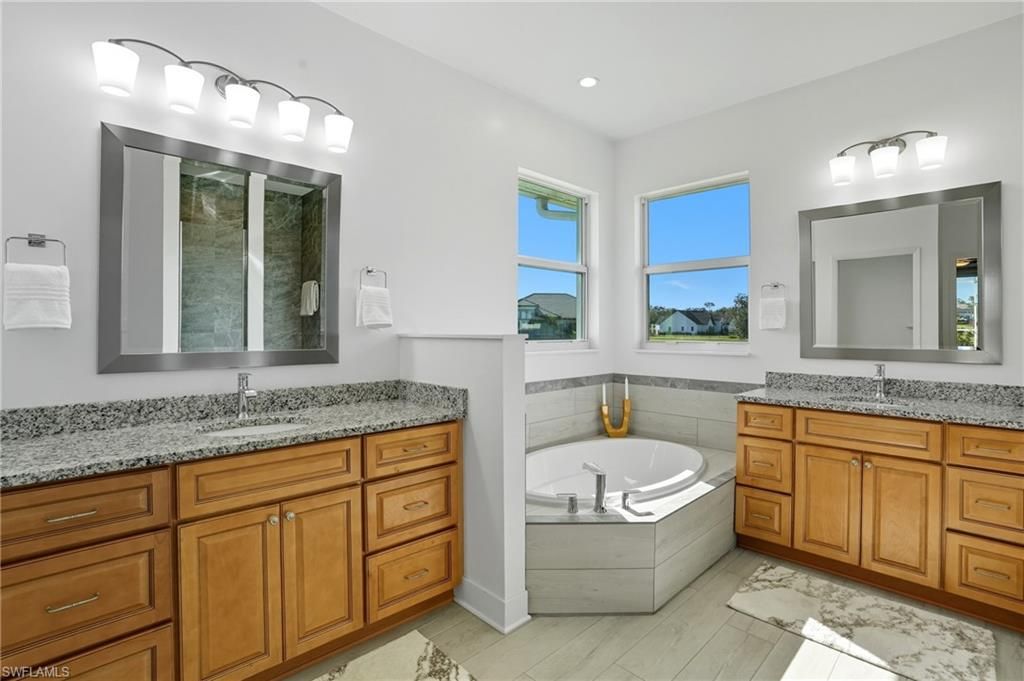 Bathroom, Dual Sink Vanities, Interior, Recessed Lighting