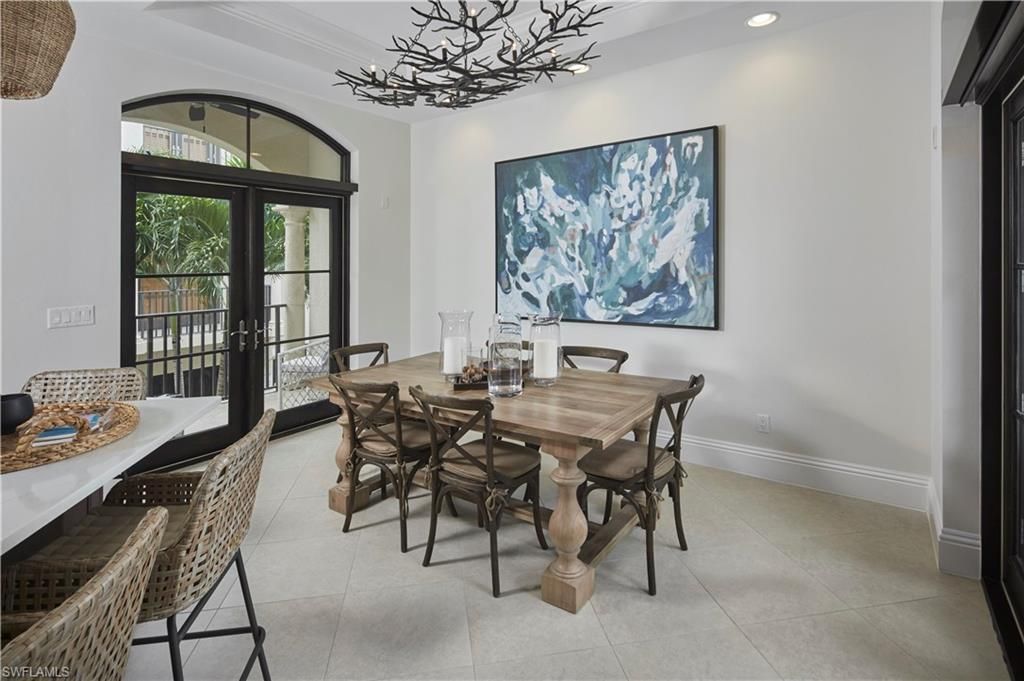 Dining room, Interior, Recessed Lighting