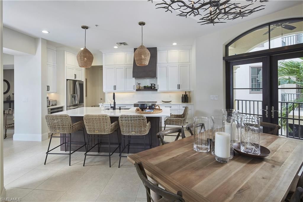 Dining room, Interior, Kitchen, Pendant Lights, Recessed Lighting, Stainless Steel Appliances