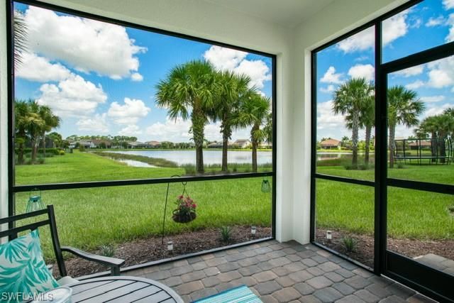 Interior, Sun Room, Water
