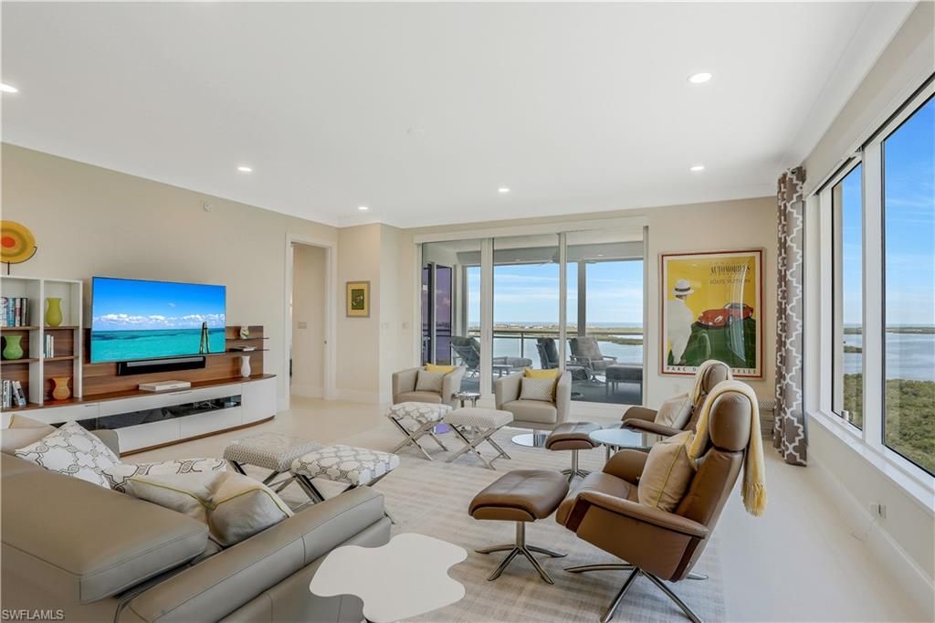 Interior, Living room, Recessed Lighting, Water