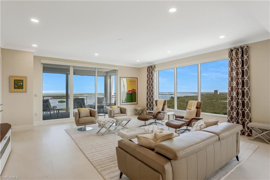 Interior, Living room, Recessed Lighting, Water