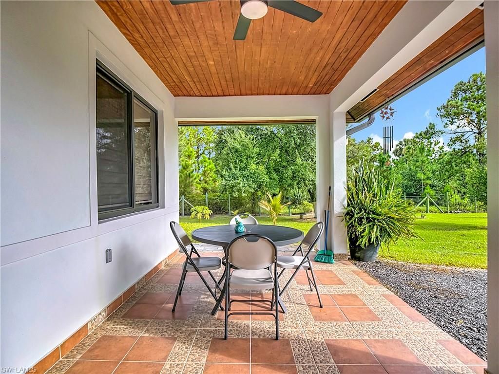 Dining room, Exterior, Wooden Ceilings