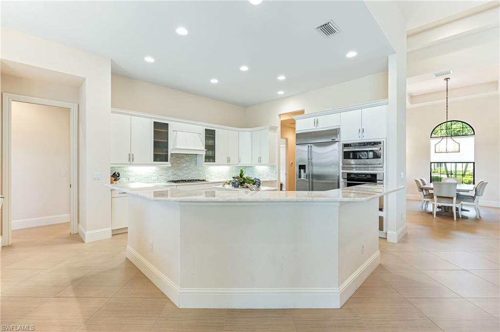 Dining room, Interior, Kitchen, Pendant Lights, Recessed Lighting, Stainless Steel Appliances