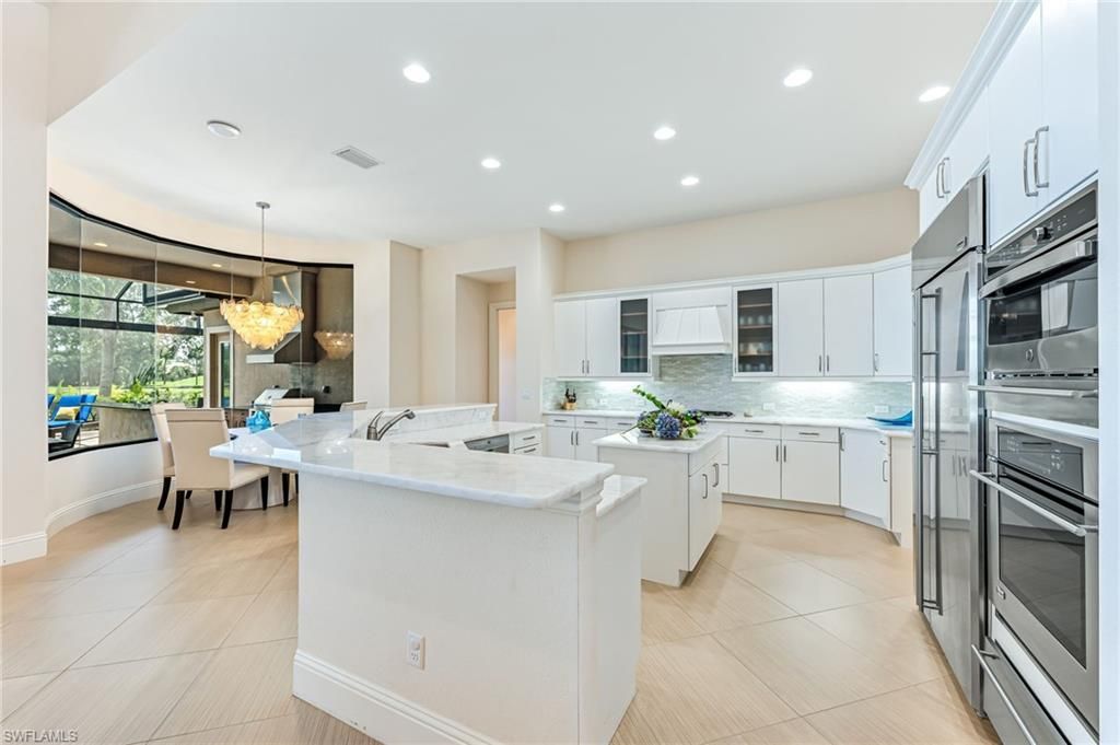 Chandelier, Dining room, Interior, Kitchen, Pendant Lights, Recessed Lighting, Stainless Steel Appliances