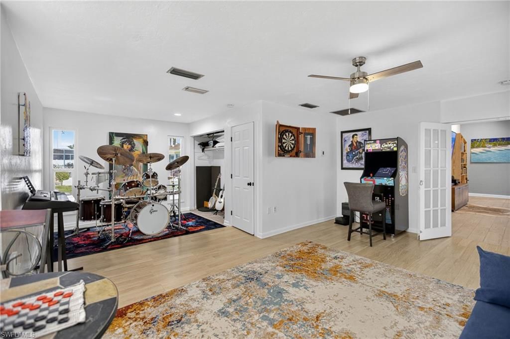 Home Office, Interior, Recessed Lighting, Wood Texture Flooring