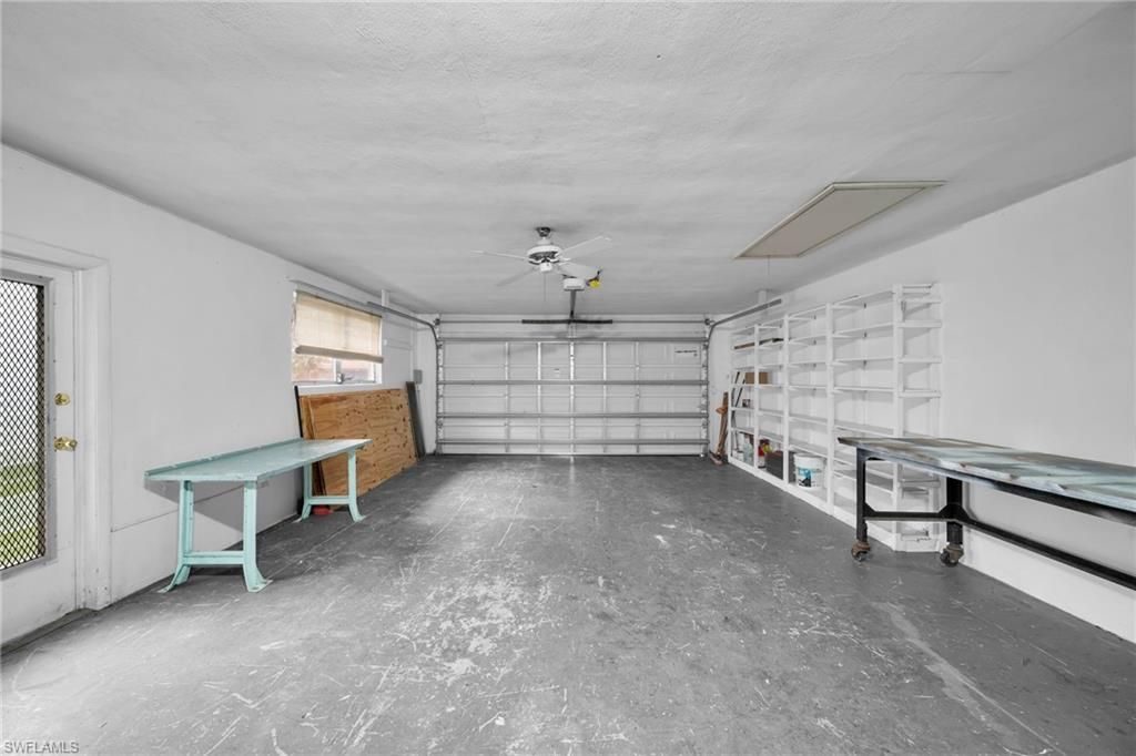 Garage, Interior