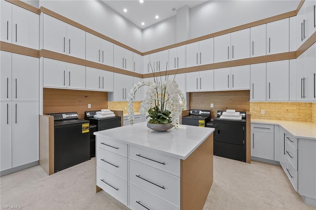 Interior, Kitchen, Recessed Lighting, Washer