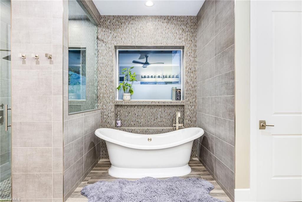 Bathroom, Free Standing Baths, Interior, Recessed Lighting, Wood Texture Flooring