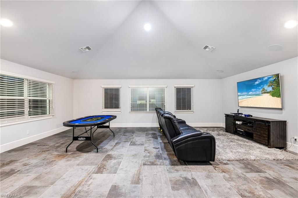 Game Room, Interior, Recessed Lighting