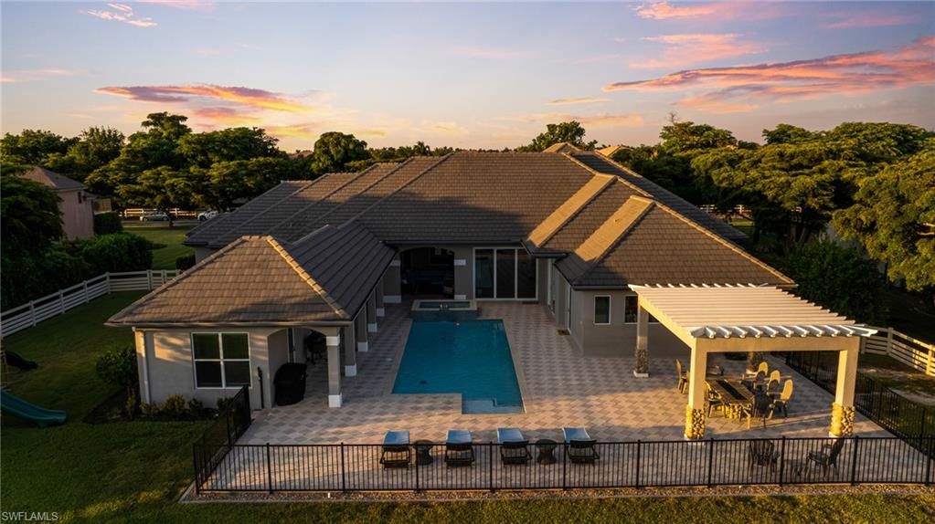 Backyard, Exterior, Pool