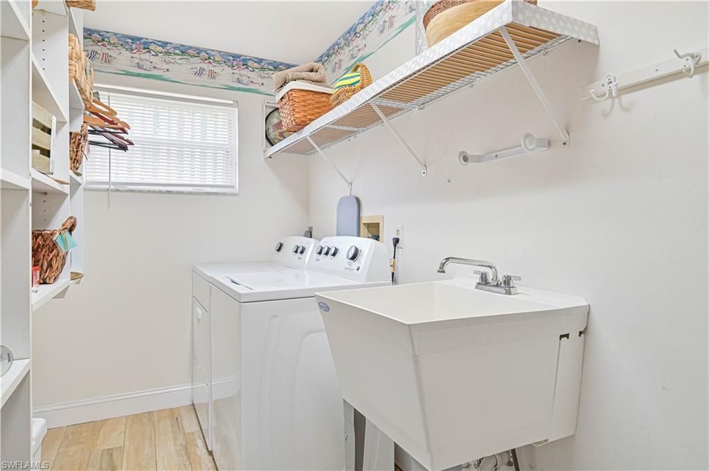 Interior, Washer, Wood Texture Flooring