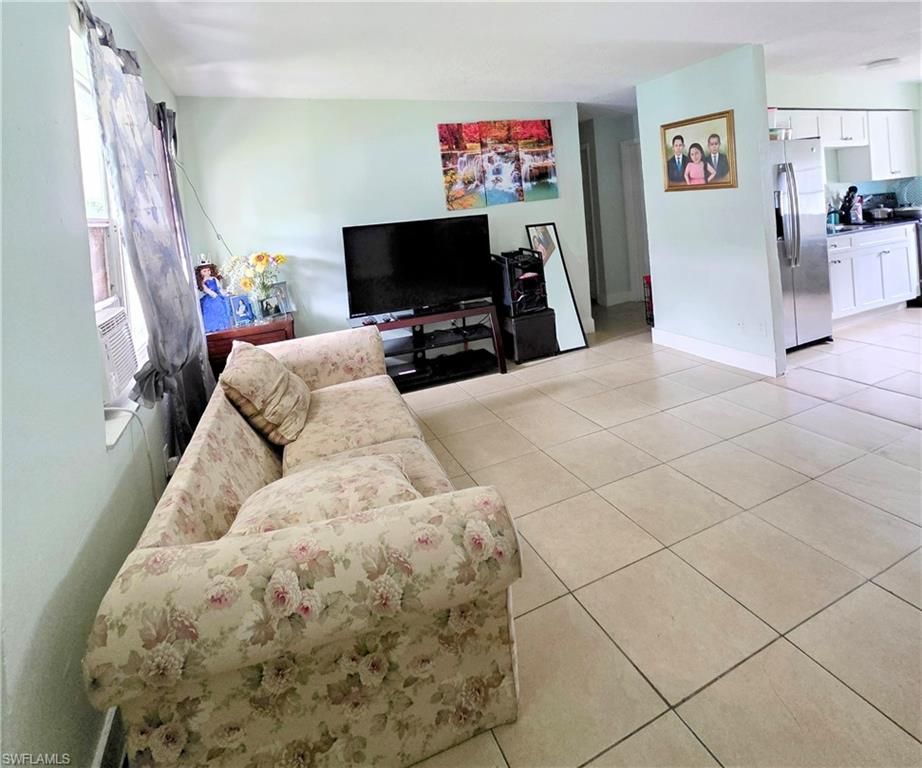 Interior, Kitchen, Living room, Stainless Steel Appliances