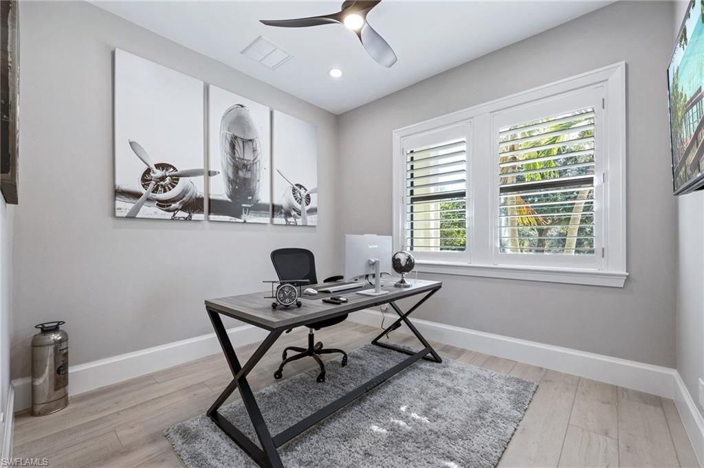 Home Office, Interior, Recessed Lighting, Wood Texture Flooring