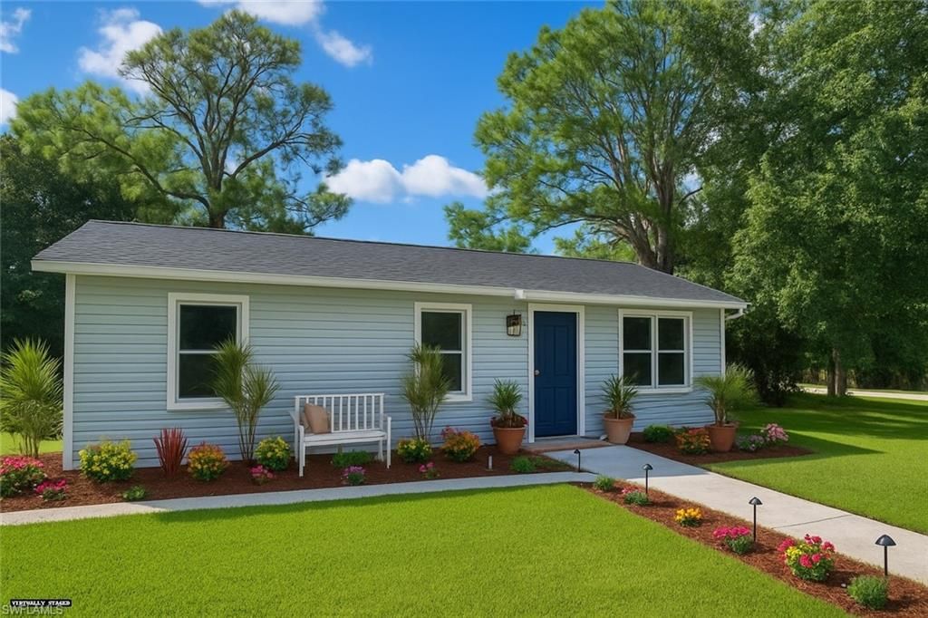 Backyard, Exterior, Facade, Ranch